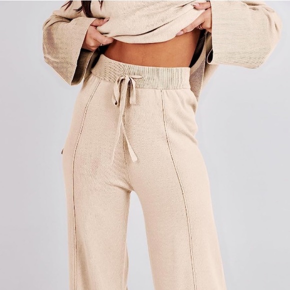 Women’s 2 Piece Oversized Loungewear Knit Pullover and Wide Leg Pants Set - Picture 7 of 7